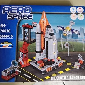 Aero Space Shuttle Launch Center Building Set - 566 Piece